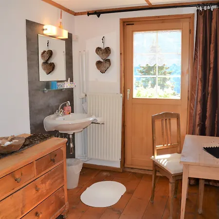 阿尔宾娜宾馆 2* 舍皮纳