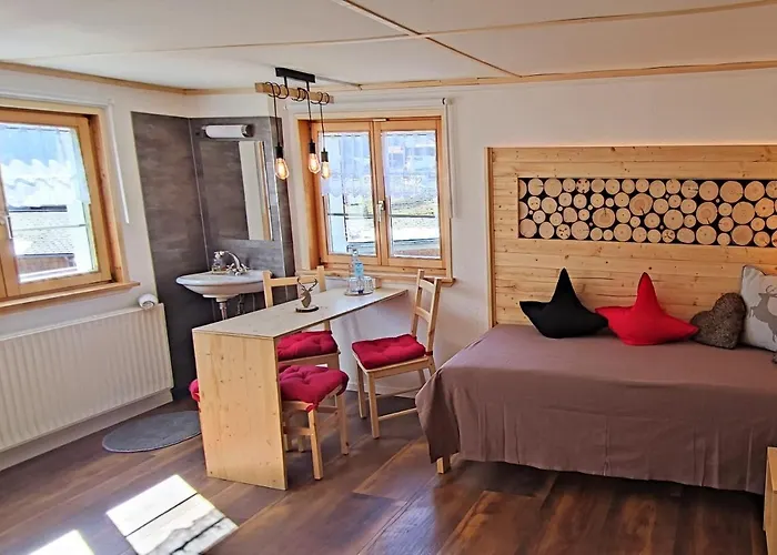 Alpina Mini-hôtel 2*